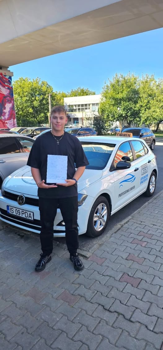 pozaRecenzieAlexandruGuler